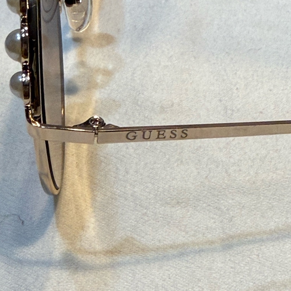 GUESS Round Pearl Sunglasses Gold Metal Frame Brown Lens GF0355 28T - Picture 2 of 4